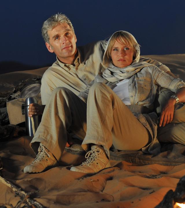 "Weihnachten im Morgenland" - Anica Dobra und Walter Sittler am Lagerfeuer