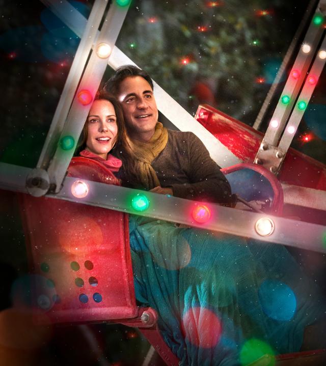 Suzy (Mary-Louise Parker) kommt aus dem Krankenhaus nach Hause und wird von ihrem Mann Duncan (Andy García) zu ihrem Zimmer geführt.