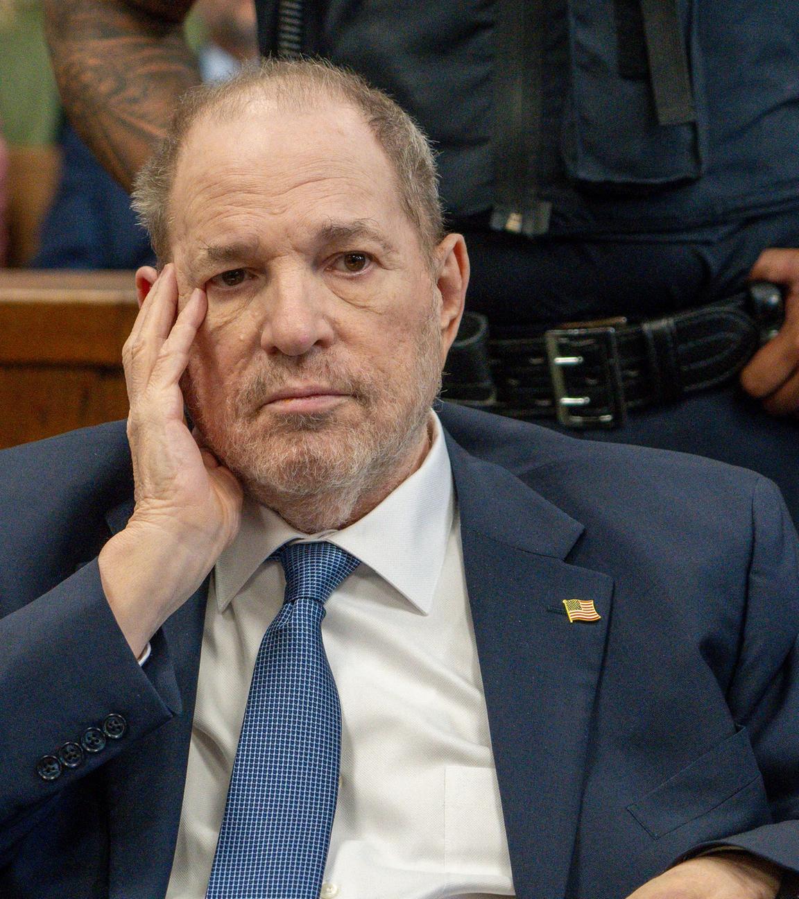 Filmproduzent Harvey Weinstein sitzt vor Gericht