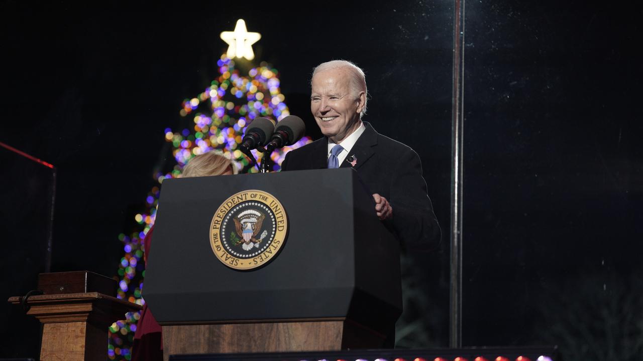 Weißes Haus Biden schaltet Weihnachtsbaumbeleuchtung ein ZDFheute