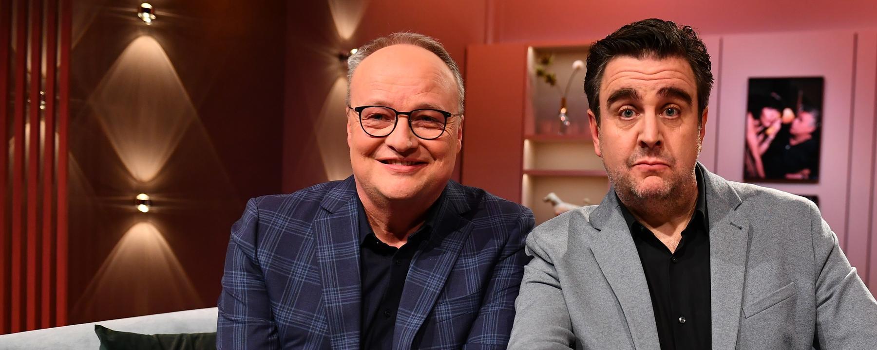 Oliver Welke (l.) und Bastian Pastewka im Studio ihrer Show "Welke & Pastewka - Wiedersehen macht Freude!".