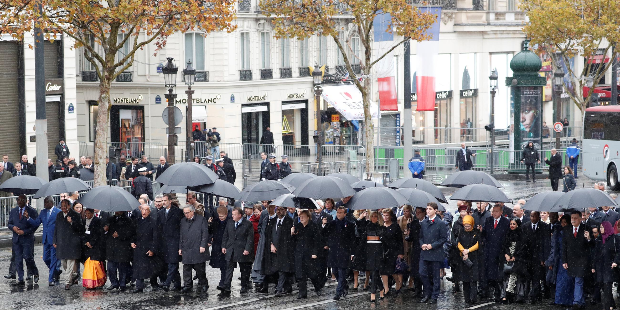 Teilnehmer der Gedenkzeremonie am 11.11.2018 in Paris