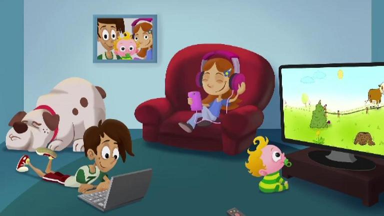 Zeichnung von Kindern im Wohnzimmer. Mädchen hört Musik, Junge liegt vor Laptop, Baby schaut Fernsehen, Hund liegt in der Ecke.