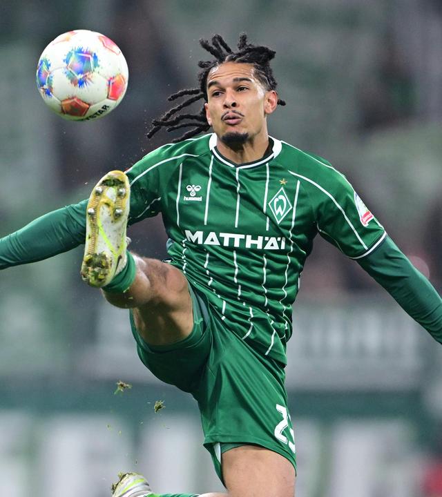 Isaac Schmidt in Bremen am 07.11.25