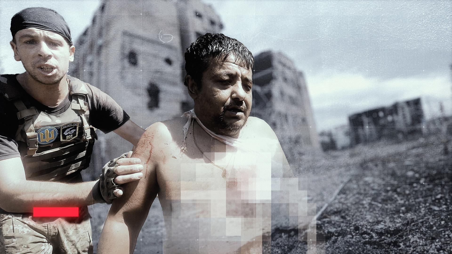 Collage: Ukrainischer Polizist Vasyl Pipa rettet verwundeten Mann vor Hausruine im Hintergrund