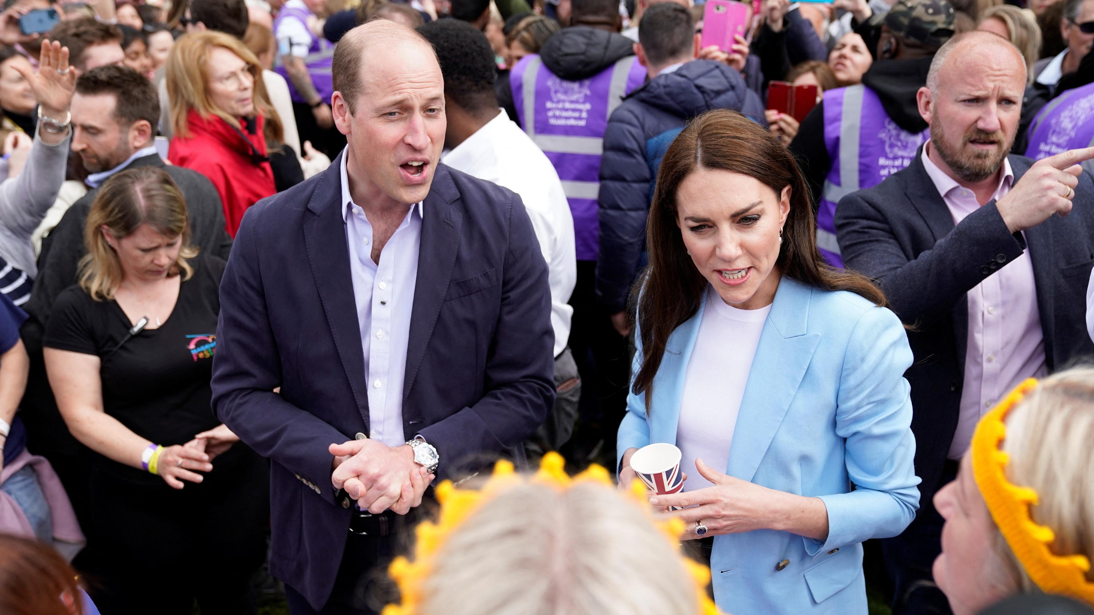 Prinz William Prinzessin Kate im Gespräch mit Royal-Fans