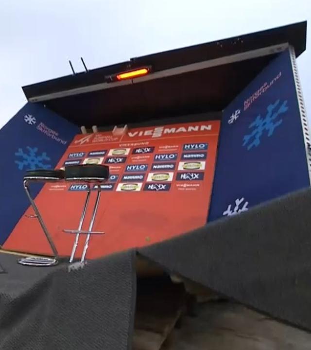 Umgewehtes Siegerpodest beim Skiflug-Weltcup in Vikersund