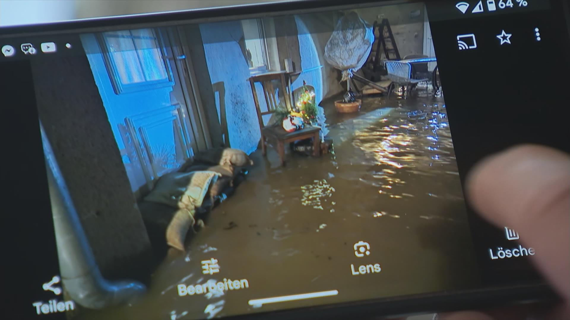 Handyaufnahmen von Überschwemmung nach Hochwasser in Windehausen