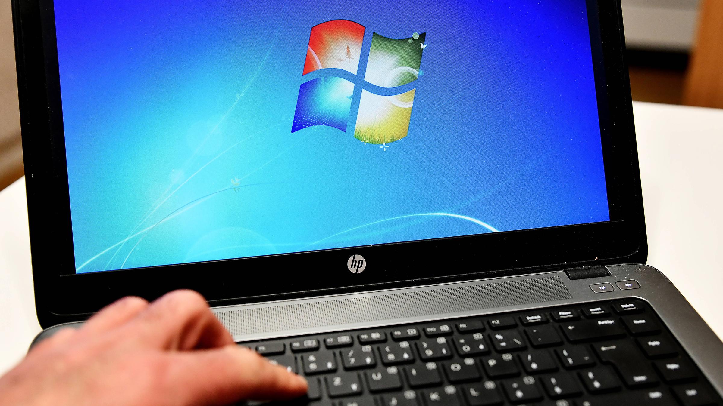 Trotz Sicherheitslücken: Nutzer halten an Windows 28 fest - ZDFheute