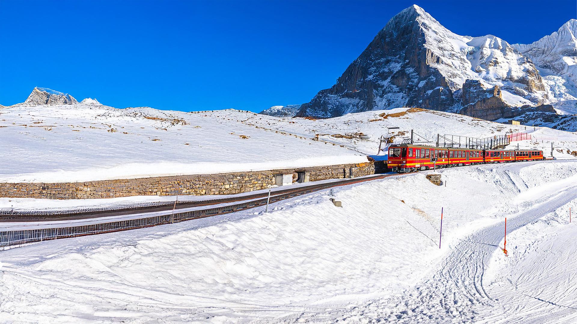 Winterwunderland Schweiz per Bahn