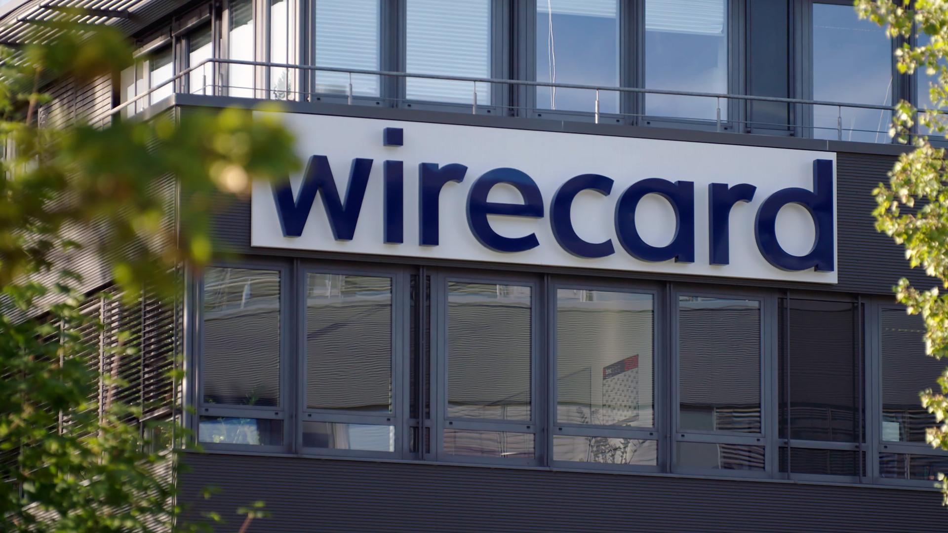 "Game Over - Der Wirecard-Skandal und die Folgen": Das Hauptgebäude von Wirecard mit Firmenlogo in Aschheim.