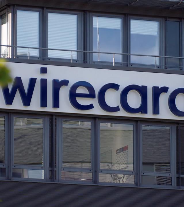 "Game Over - Der Wirecard-Skandal und die Folgen": Das Hauptgebäude von Wirecard mit Firmenlogo in Aschheim.