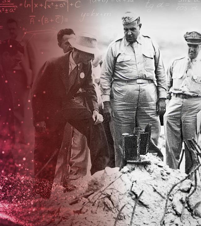 Schwarz-Weiß-Foto von mehreren Männern, die in einem Halbkreis um einen Trümmerhaufen stehen. Im linken Bildbereich ein Giftsymbol (Totenkopf) und mathematische Formeln.