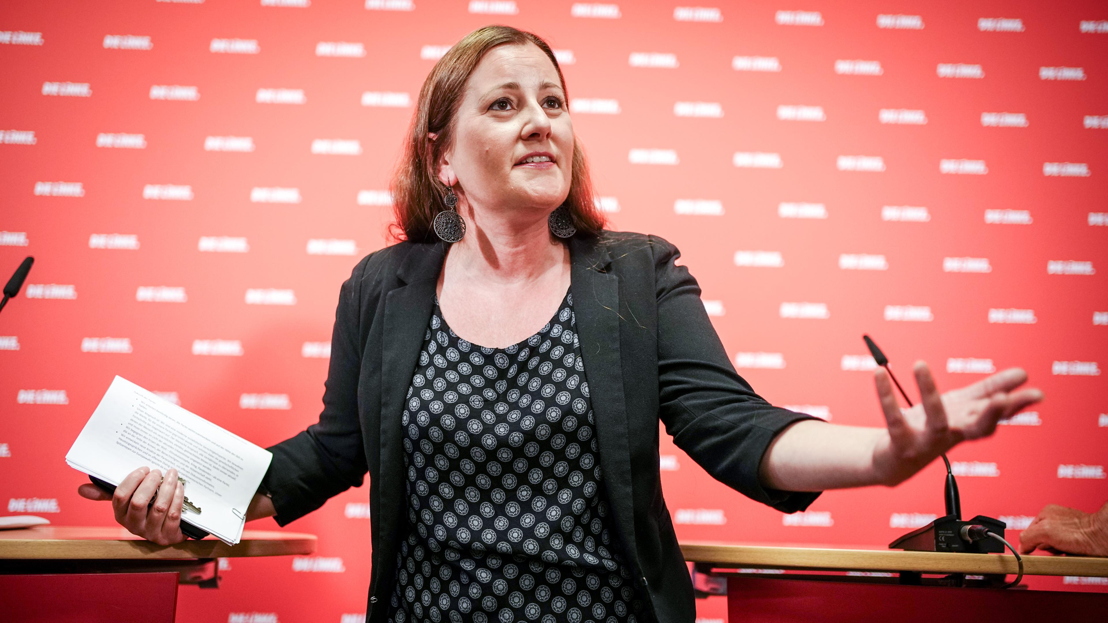 Berlin: Janine Wissler, Bundesvorsitzende der Partei Die Linke, gibt in der Parteizentrale eine Pressekonferenz.