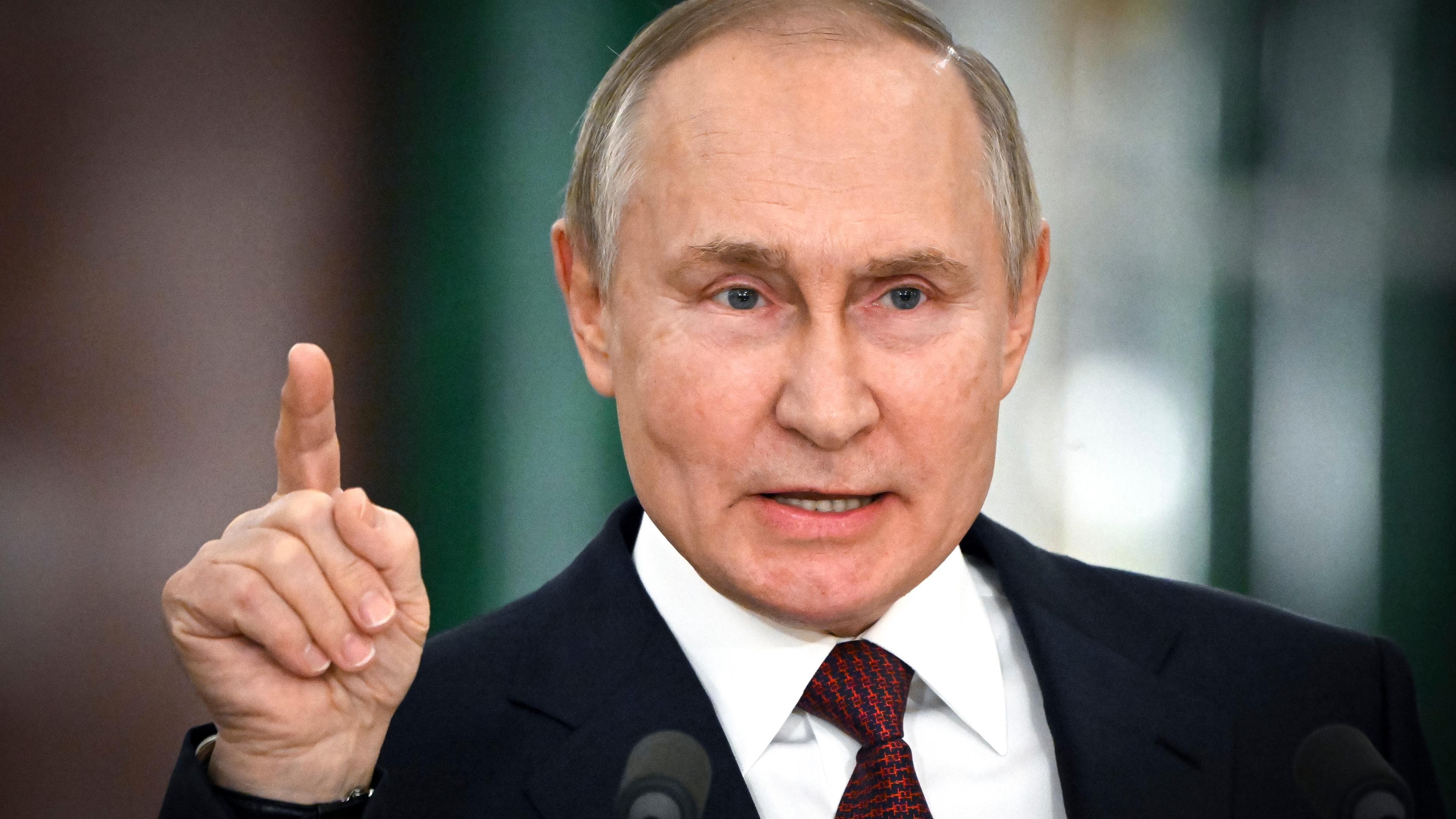 Russland, Moskau: Kremlchef Putin sieht Russland trotz der wachsenden Spannungen mit dem Westen auf dem richtigen Kurs.