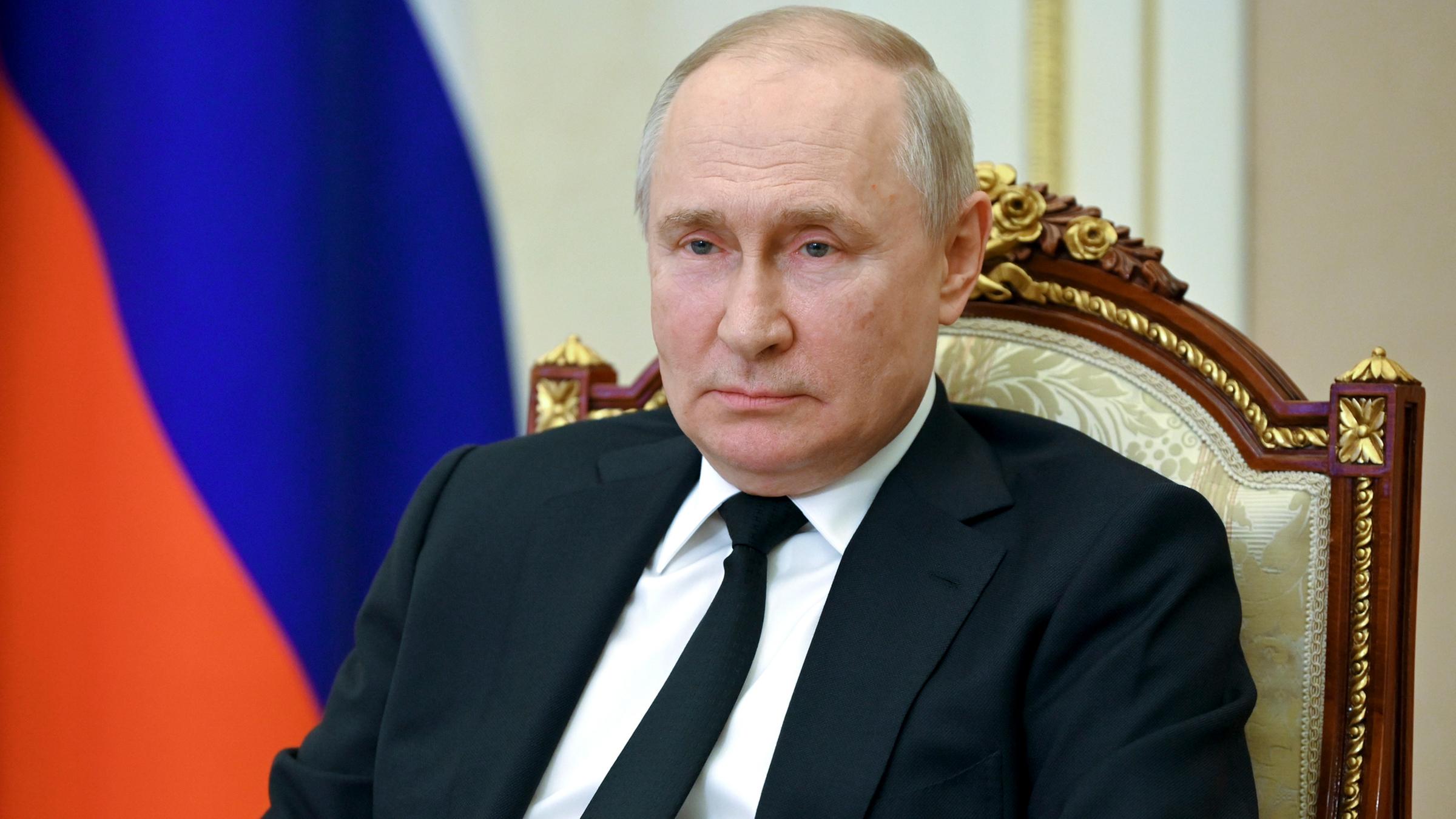 Der russische Präsident Wladimir Putin leitet eine Sitzung des Sicherheitsrats per Videokonferenz in Moskau am 21.07.2023.