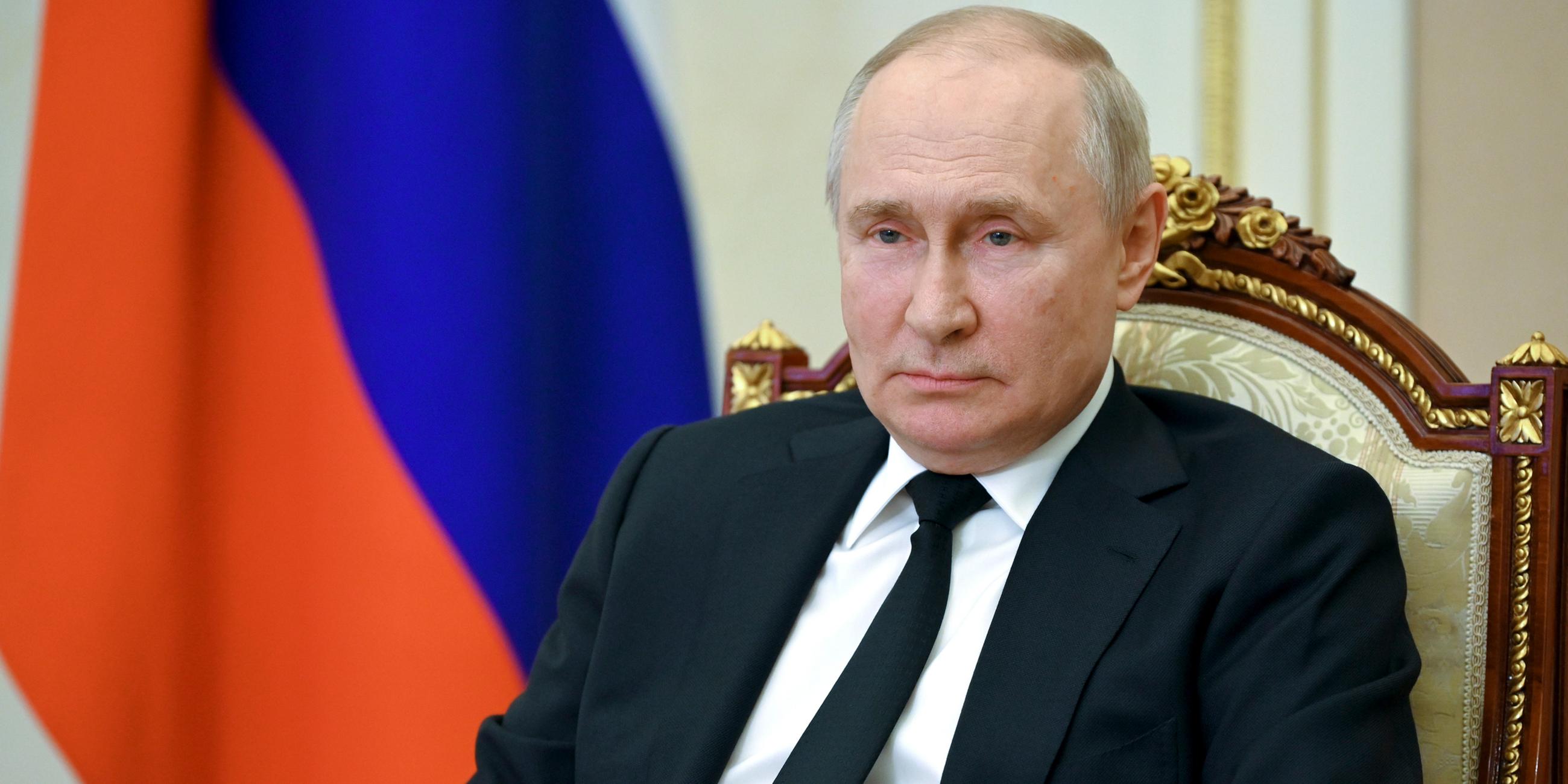 Der russische Präsident Wladimir Putin leitet eine Sitzung des Sicherheitsrats per Videokonferenz in Moskau am 21.07.2023.