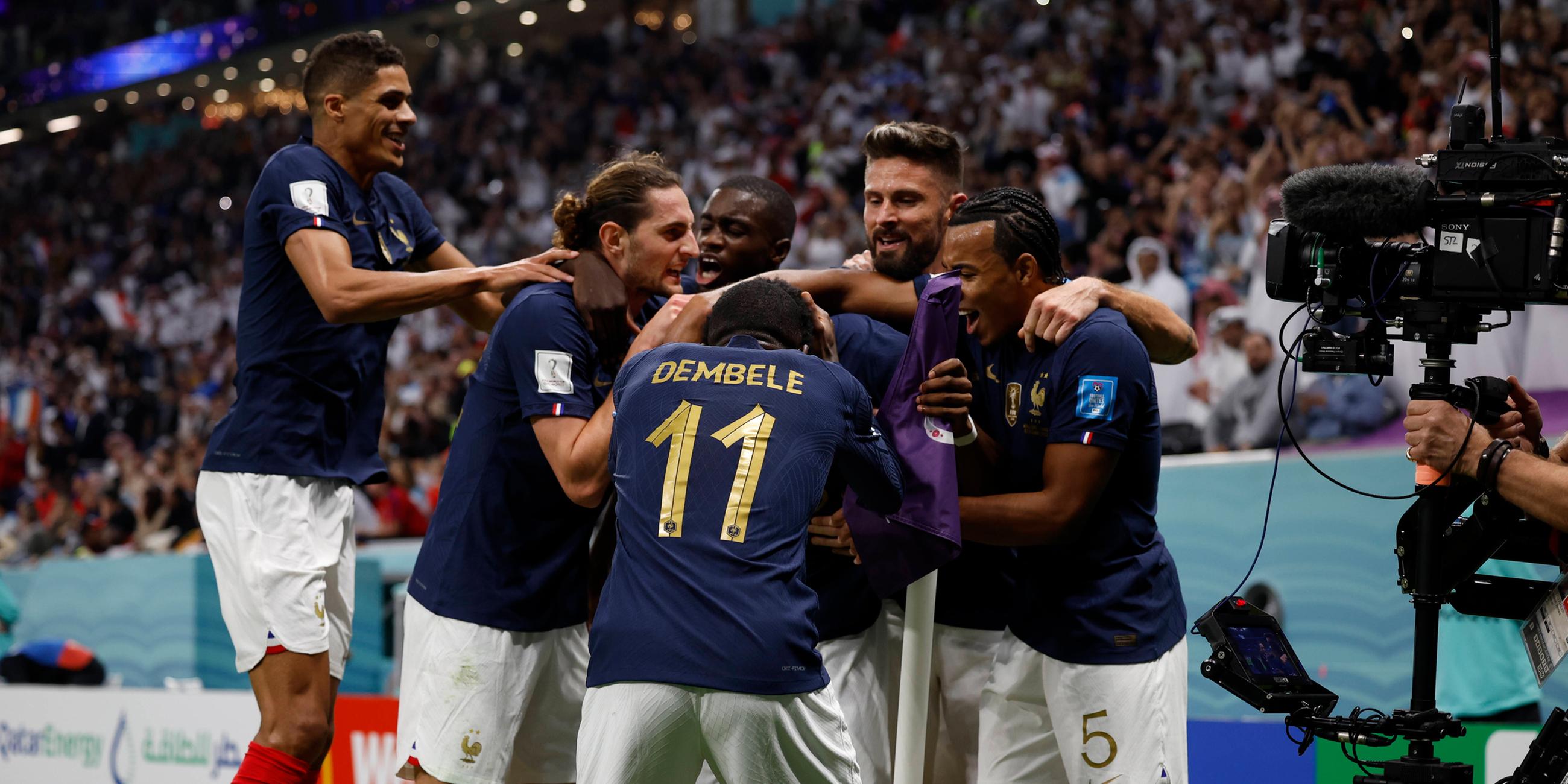 Frankreich gewinnt 1:2 gegebn England im Viertelfinale.