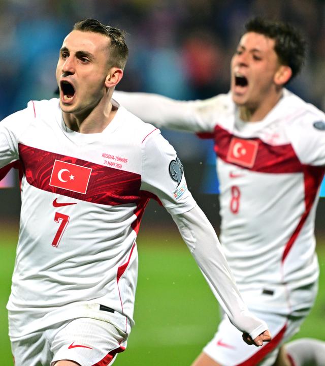 Kerem Akturkoglu jubelt nach seinem Tor am 31.03.2026 in Kosovo.