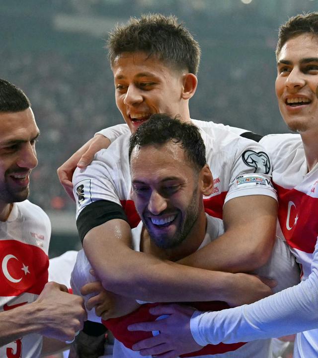 Türkische Mannschaft in Bursa am 15.11.25