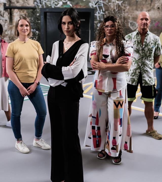 Salwa Houmsi mit Gästen