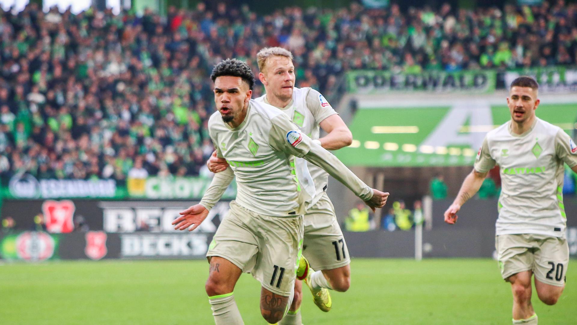 Justin Njinmah (SV Werder Bremen, 11) jubelt. 