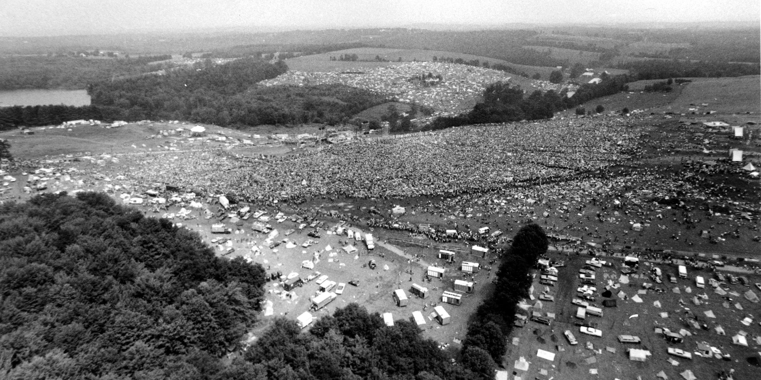 Luftaufnahme vom Woodstock-Festivalgelände 1969 