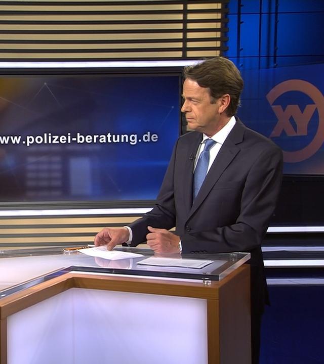 Präventionsexpertin Gabriele Renner und XY-Moderator Rudi Cerne im Gespräch