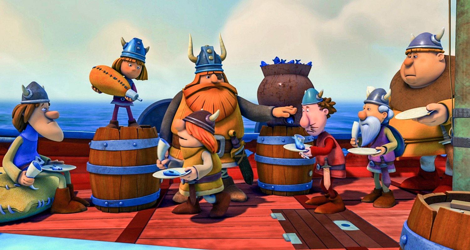 Die Wikiner stehen mit Tellern in der Hand an Bord des Schiffes, wo Halvar jedem einen Fisch austeilt. Wickie schenkt aus einem Schlauch Trinken ein. Alle sehen unglücklich aus.