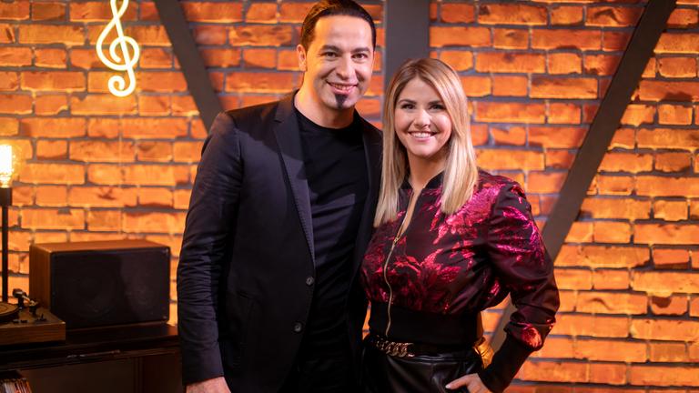 Beatrice Egli und Bülent Ceylan präsentieren "Die ZDF-Mitternachtsparty".
