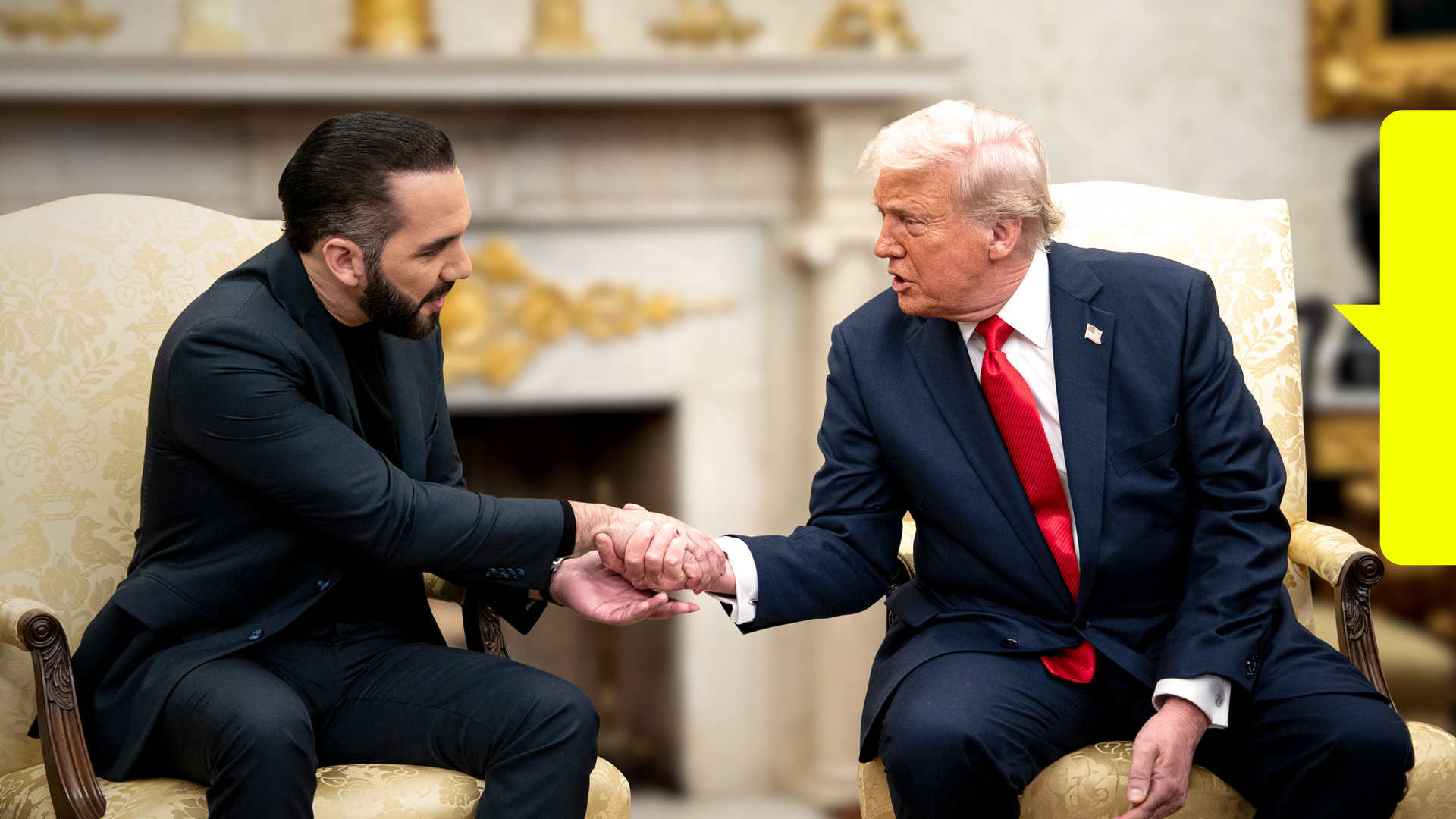 US Präsdent Trump schüttelt die Hand von Nayib Bukele, dem Präsidenten von El Salvador, bei einem Treffen im Weißen Haus 2025.