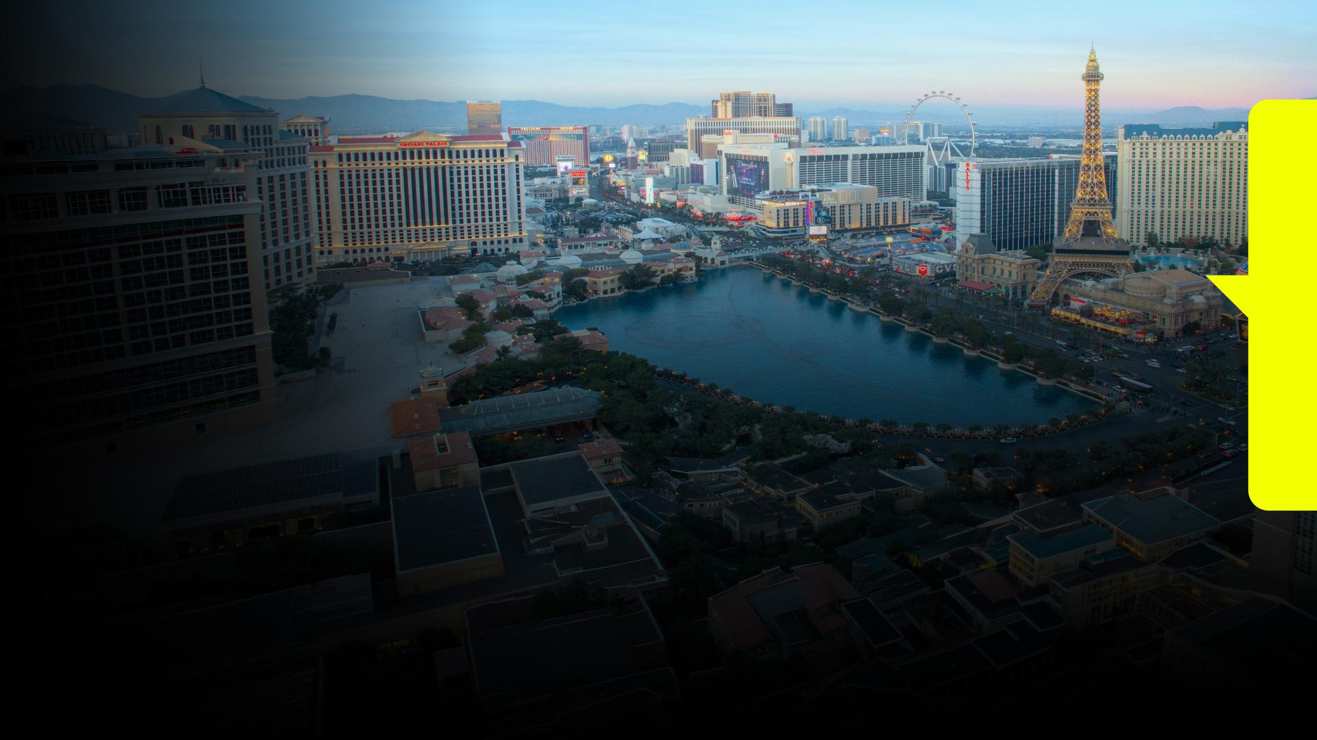 Eine Aufnahme aus der Vogelperspektive von Las Vegas im Morgengrauen