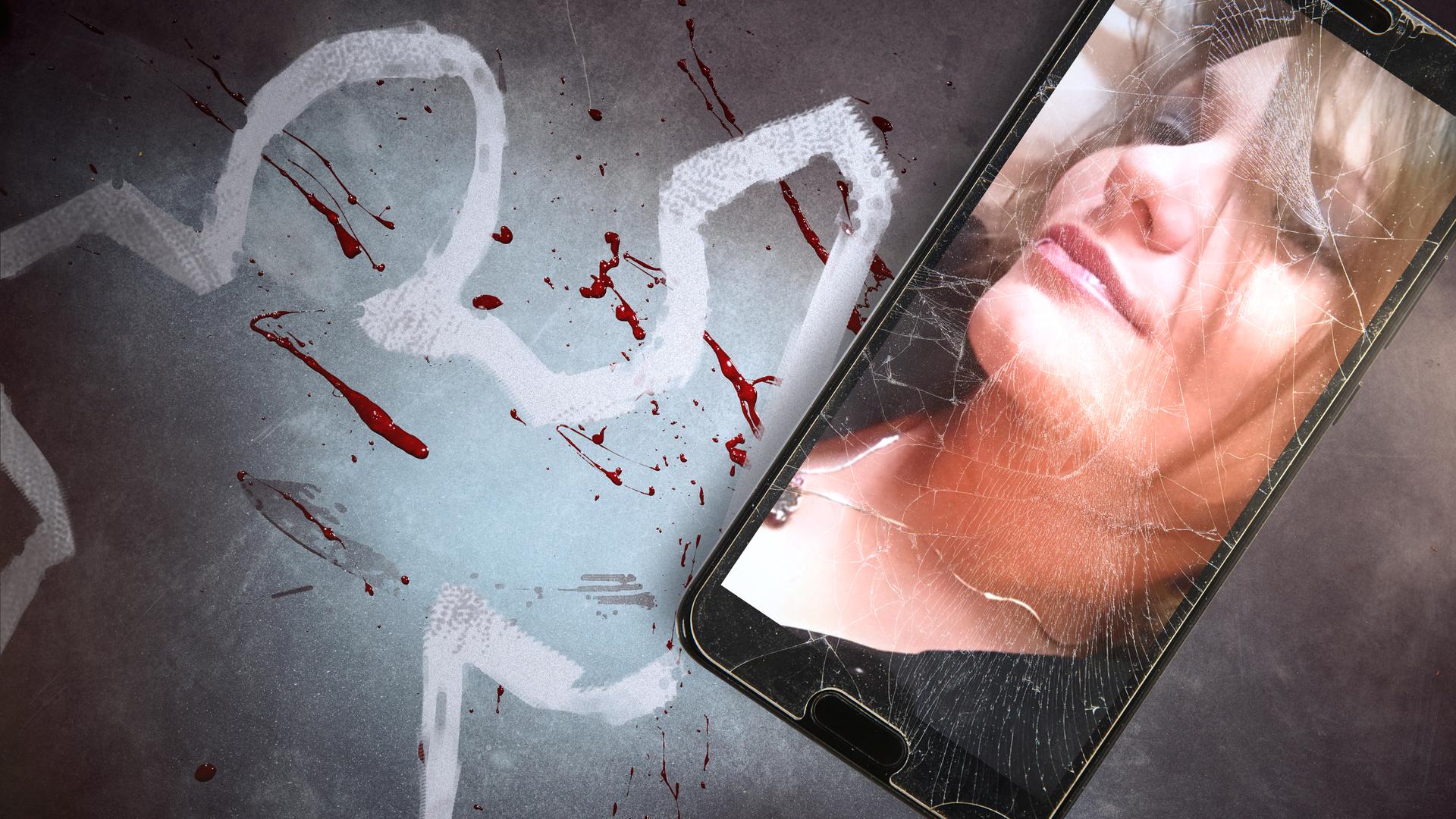 Rechts ein Smartphone mit zerbrochenem Display mit einem Bild des Opfers, links im Hintergrund eine Tatortszene mit Blutspritzern und dem aufgemalten Umriss einer Person.