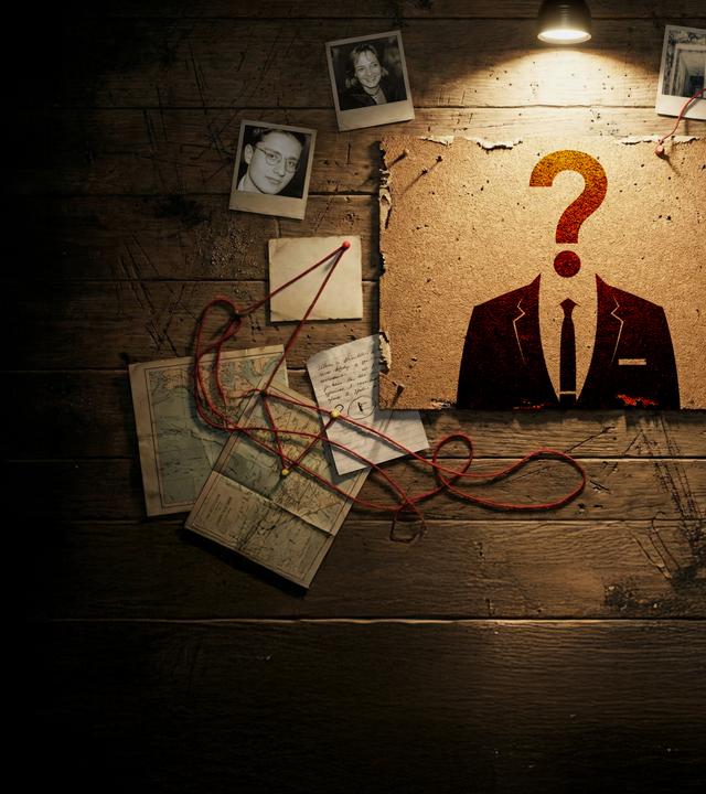 Collage, Ermittlungswand mit Bildern und Verknüpfungen, dazu Fotos aus den Episoden mit Opfern, Verdächtigen, Tatorten.