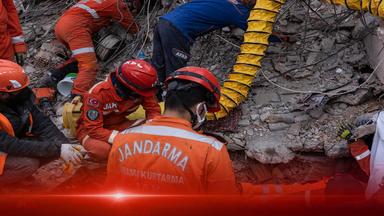 Zdf Spezial - Zdf Spezial - Hilfe Und Verzweiflung Im Erdbebengebiet - Die Katastrophe In Der Türkei Und Syrien