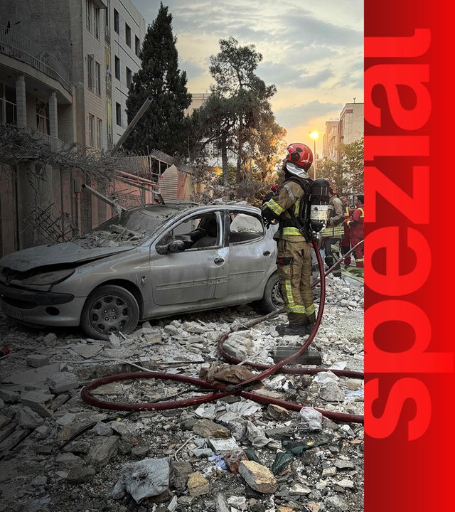 Feuerwehreinsatz nach Israels Angriff auf Teheran, Iran