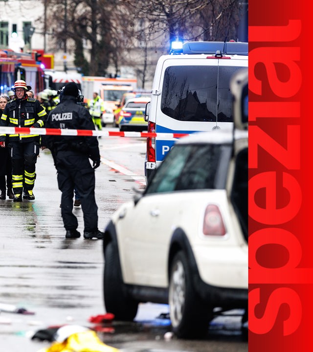 ZDFspezial - Auto fährt in eine Demonstration
