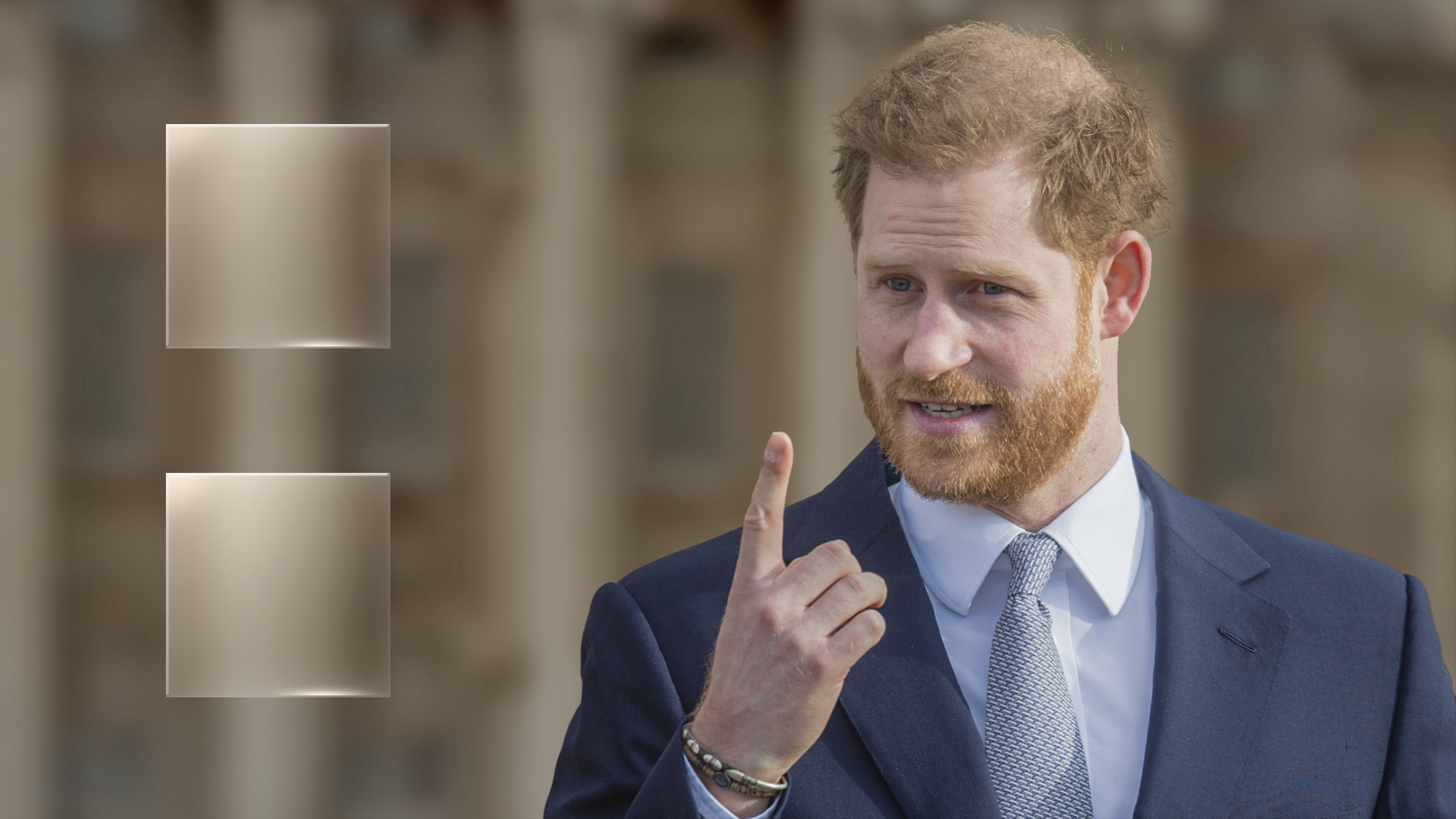 Prinz Harry mit erh. Zeigefinger