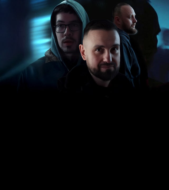 Eine Kollage aus den drei Gesichtern der Hauptprotagonisten und einem Schattenriss vor blau-schwarzem Hintergrund