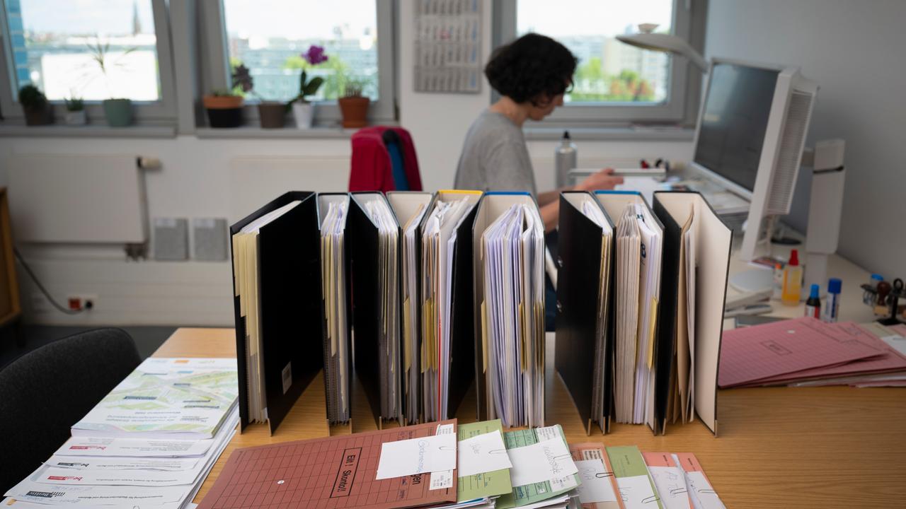 zdfzoom-digitale-dilettanten-102~1280x720?cb=1627369660337