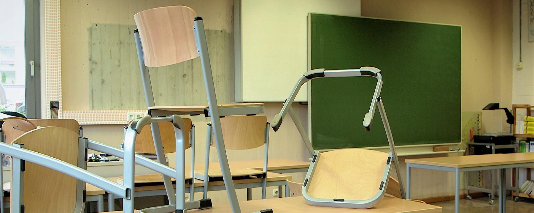 Blick in ein Klassenzimmer.