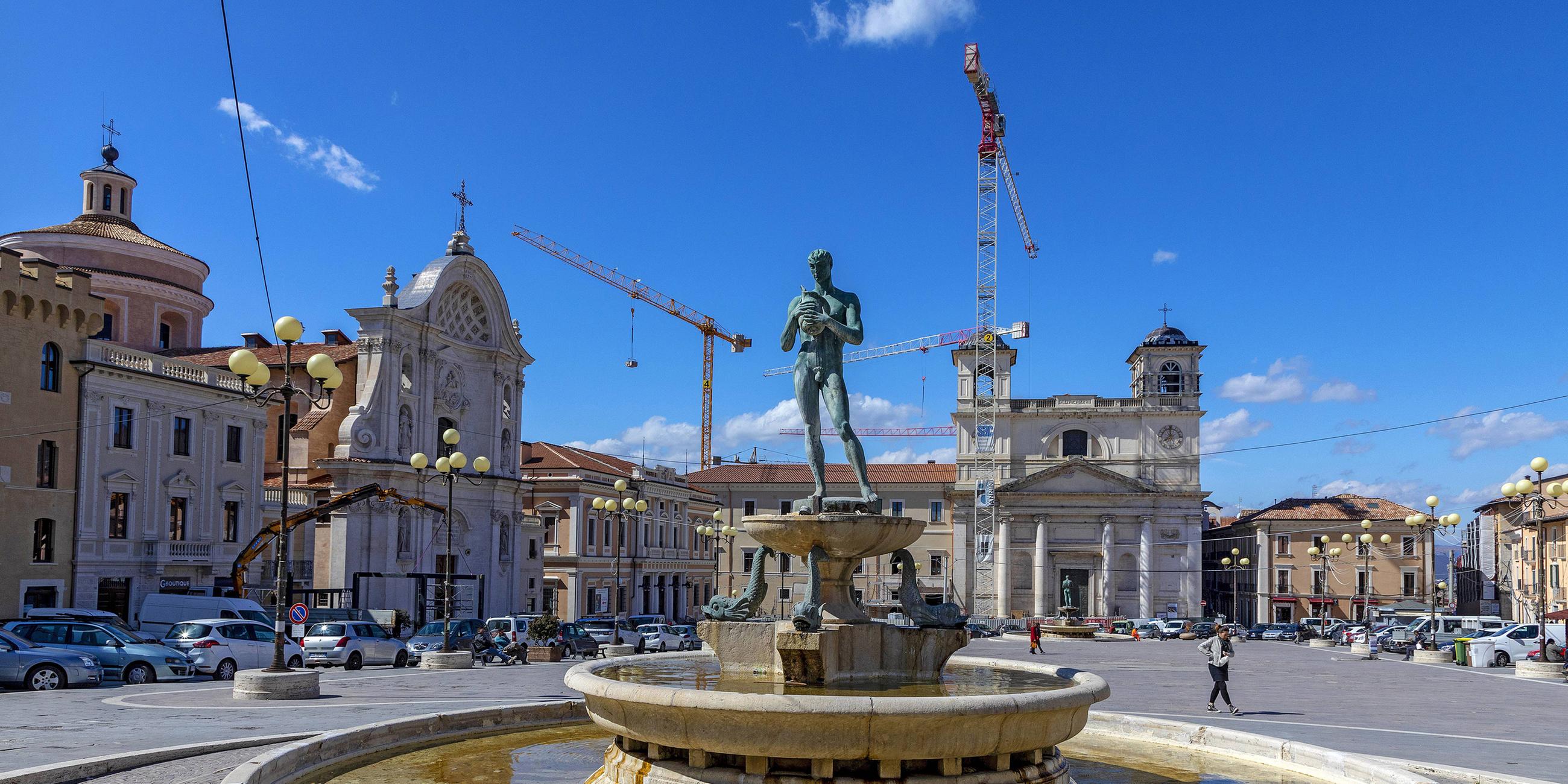 Der Piazza del Duomo in L'Aquila im Jahr 2019