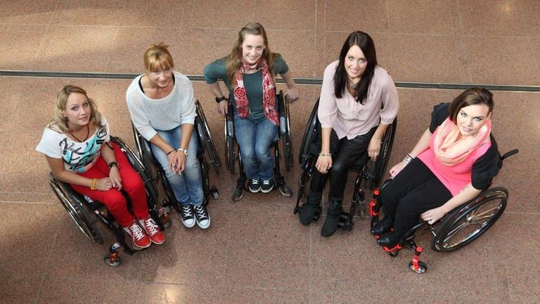 Fünf Frauen im Rollstuhl - Ziemlich starke Frauen