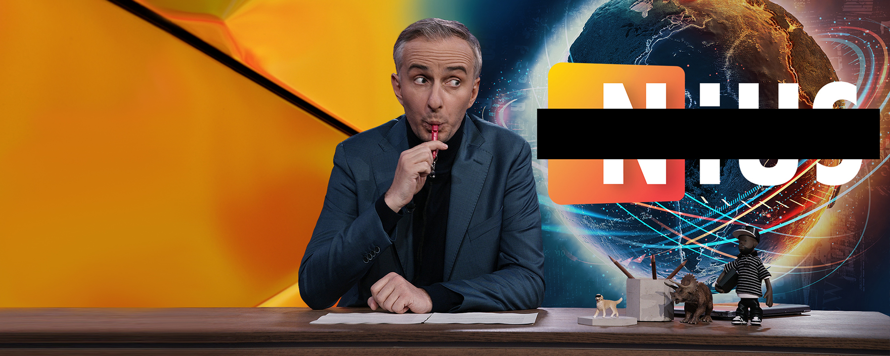 Jan Böhmermann - durchgestrichenes Logo von Nius