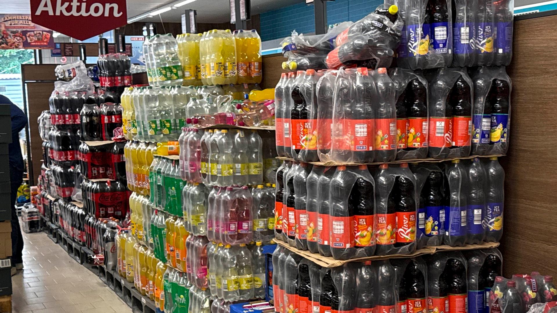  Diverse Sorten Bunte Brause Cola Saftflachen Limonade in Plastik Flaschen