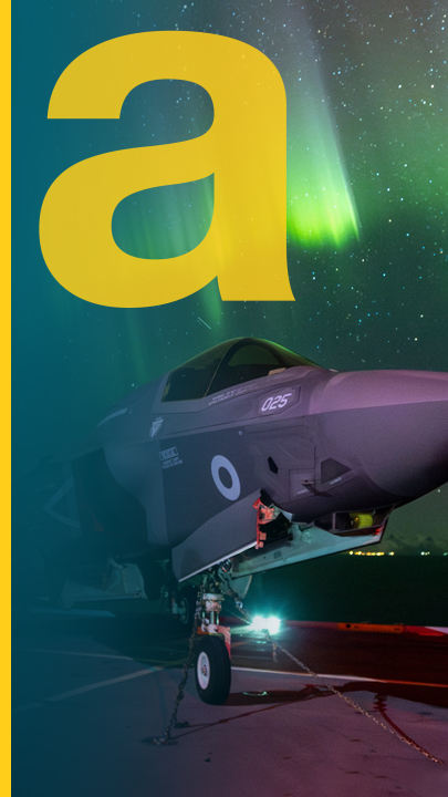 Nato Flugzeug auf Rollfeld mit auslandsjournal Logo