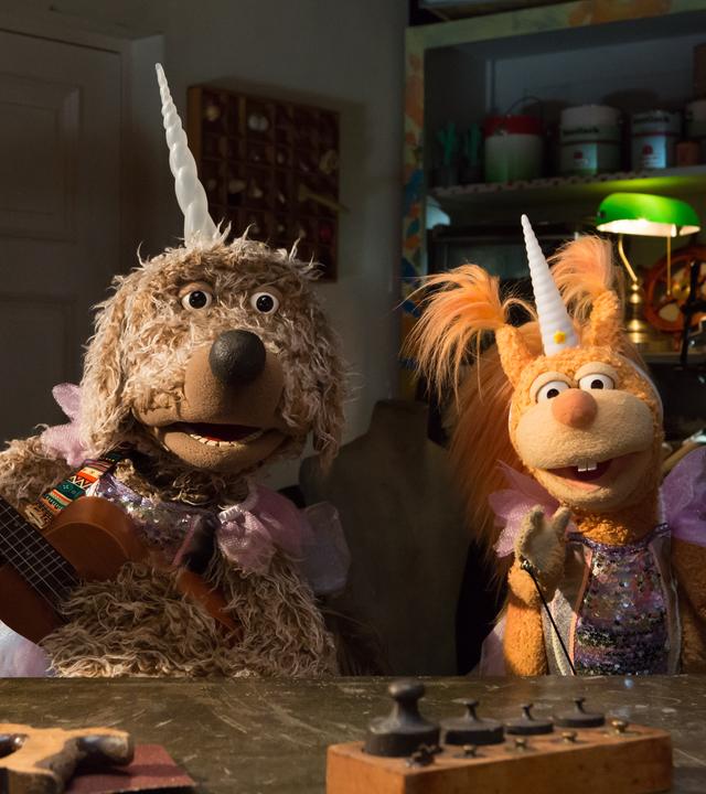 Hund Buffo und Ella Eichhörnchen mit Musikinstrumenten