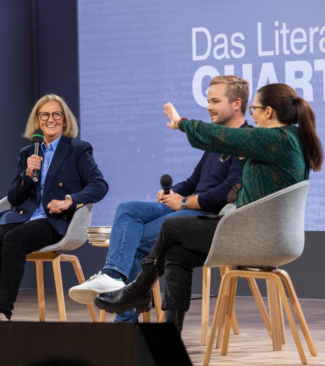 Das Literarische Quartett mit Zuschauern als Gäste - v.l.n.r.: Thomas Grimm, Gundi Gaab, Leander Pöhls, Thea Dorn. 