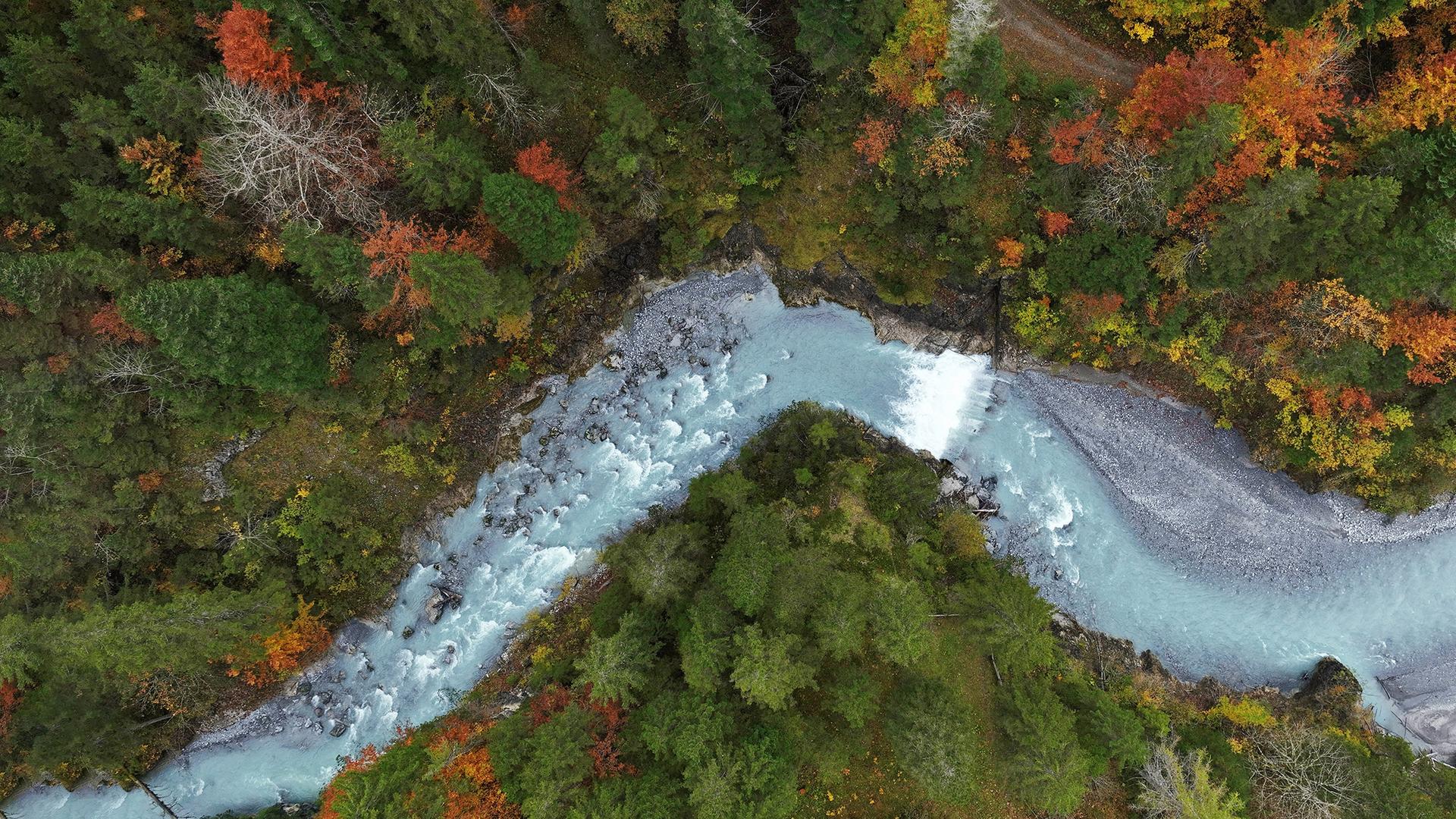 Zwischen Fels und Fluss